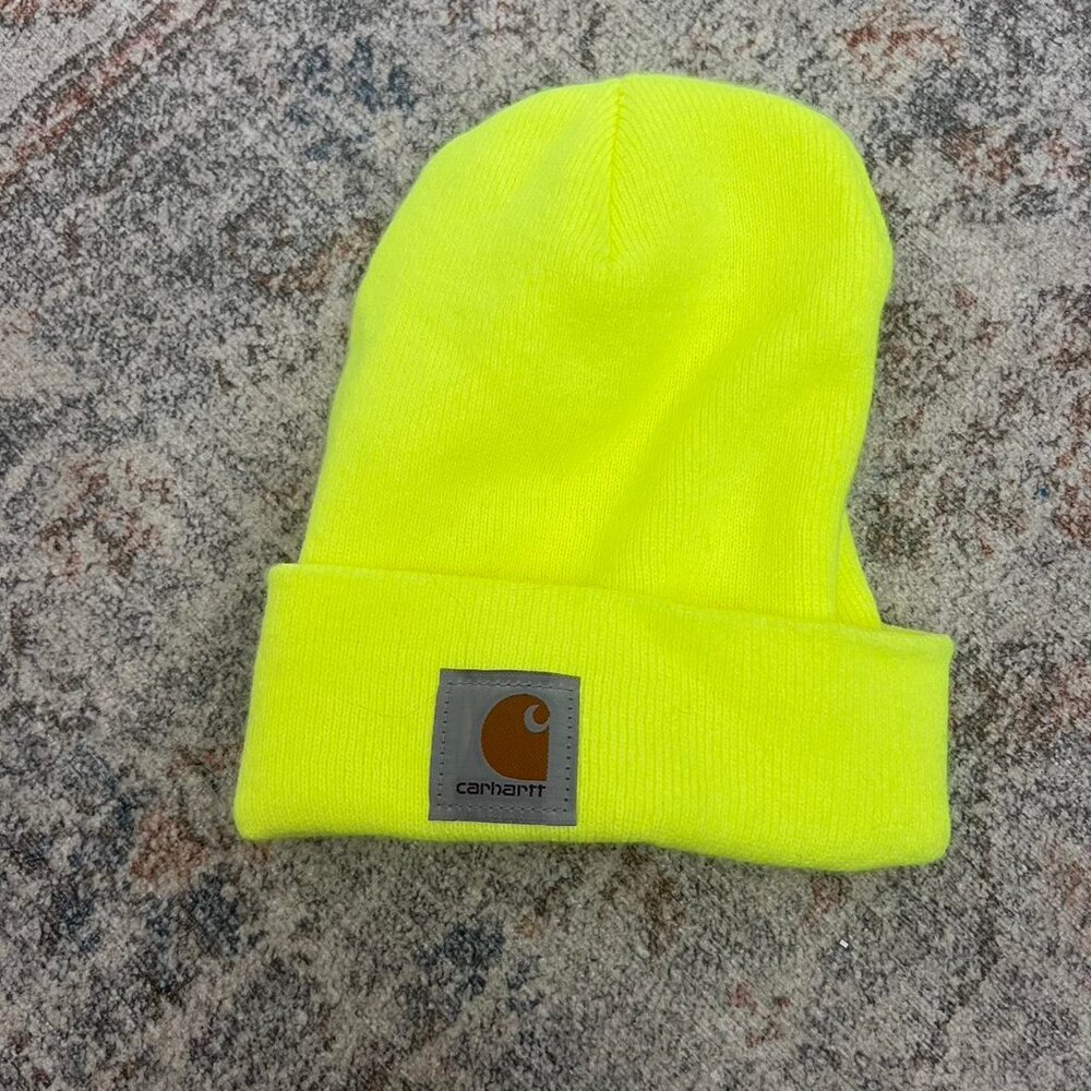 Carhartt beanie, worn once. 🌟